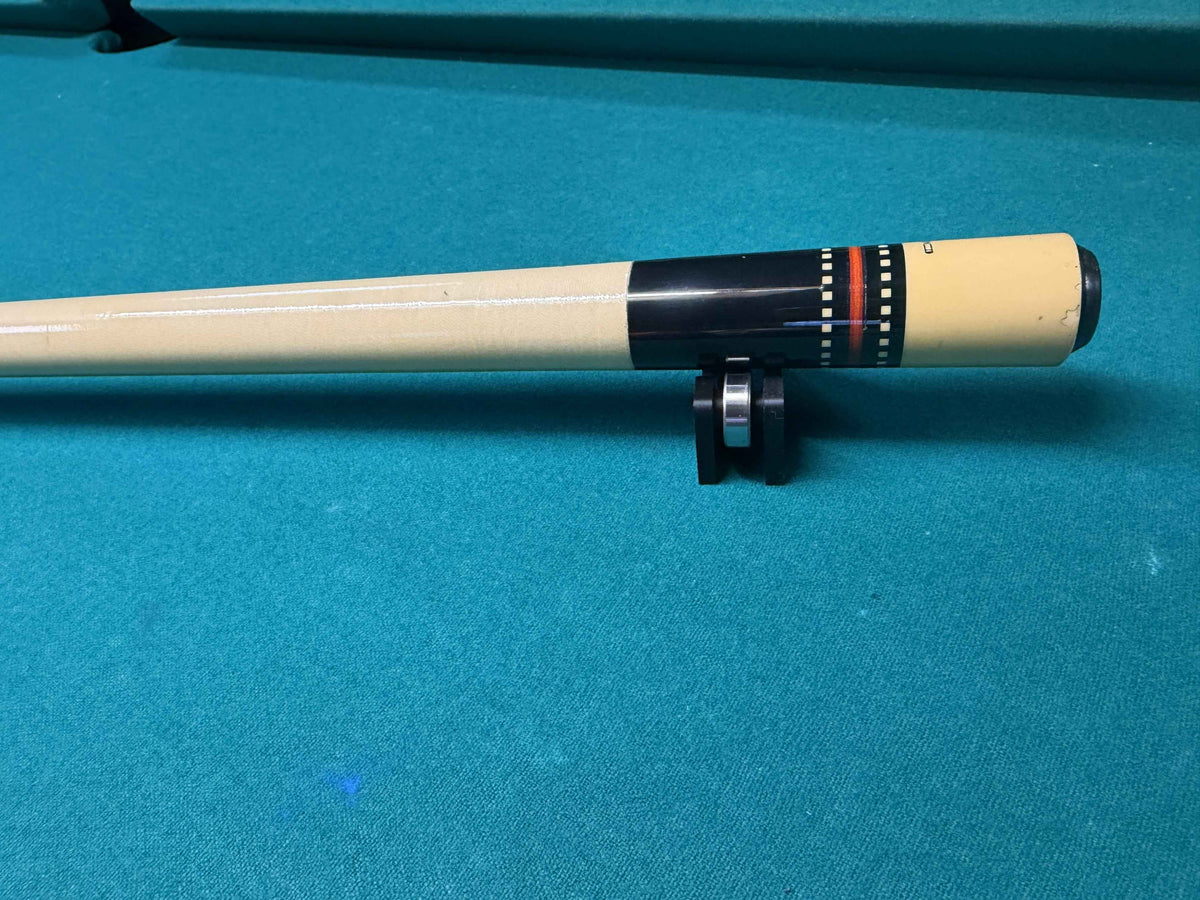 Billiards Cue Roller – Cue Straightness Checker & Display Stand