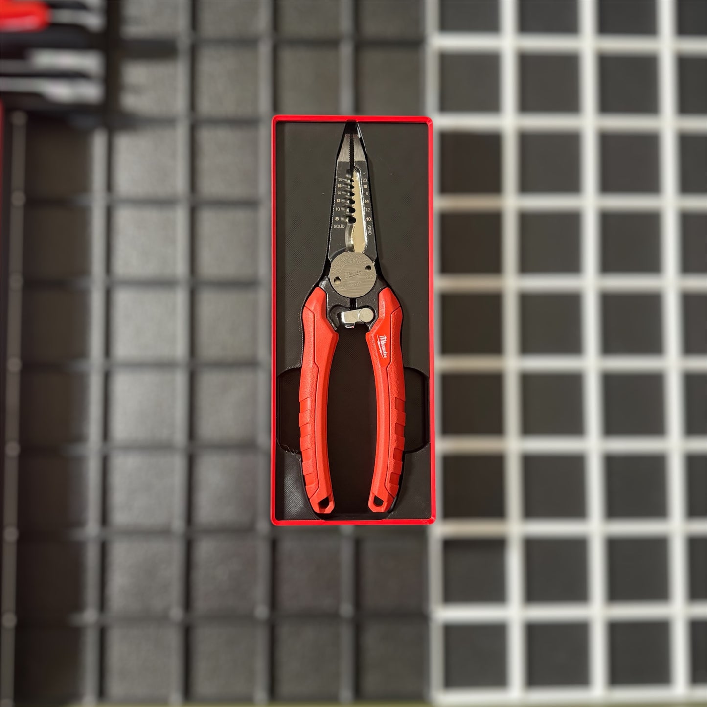 Tool Box Organizer for Milwaukee 6-in-1 Combination Pliers | Gridfinity Modular Bin