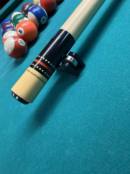 Billiards Cue Roller – Cue Straightness Checker & Display Stand