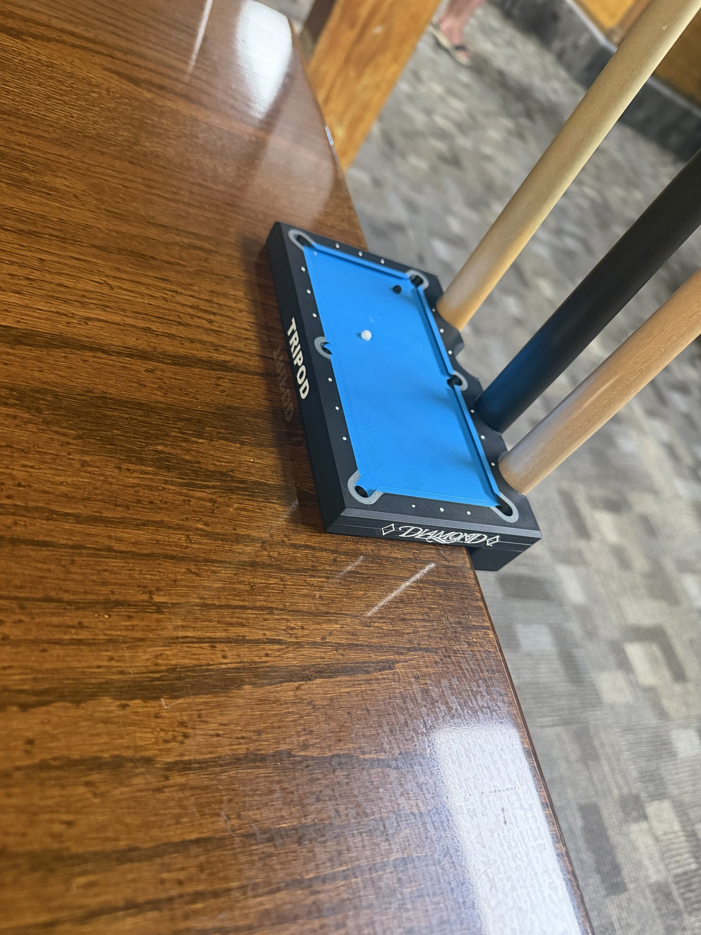Pool Cue Claw - Four Slot