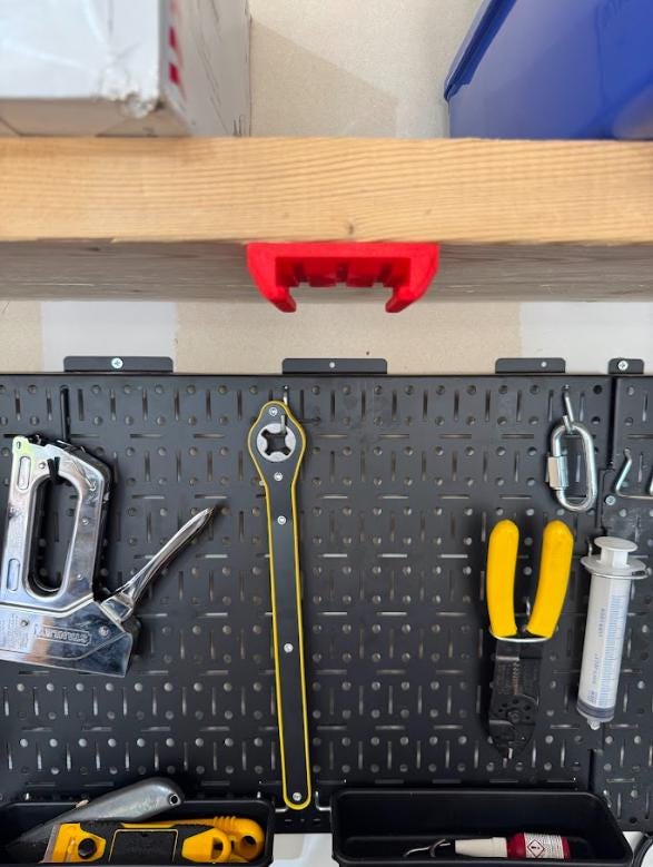 Craftsman V20 Battery Mount – 3D Printed Wall or Surface Holder