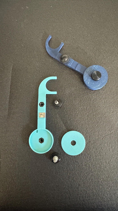 Reusable Floss Stick – Holds Full Roll of Floss | Eco-Friendly & Refillable Design